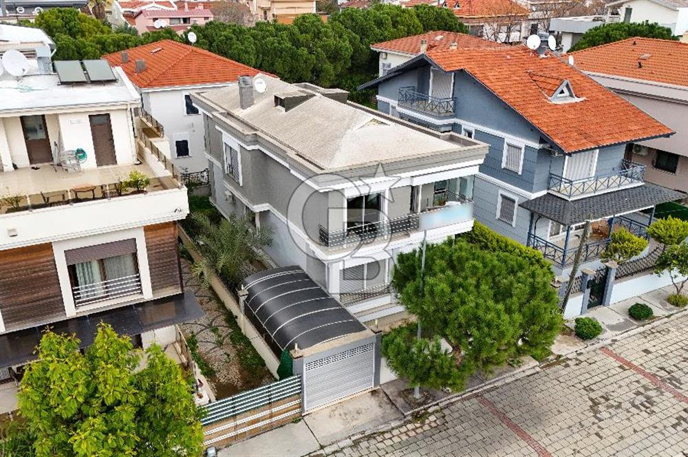 Forum Bornova Karşısında Satılık Villa
