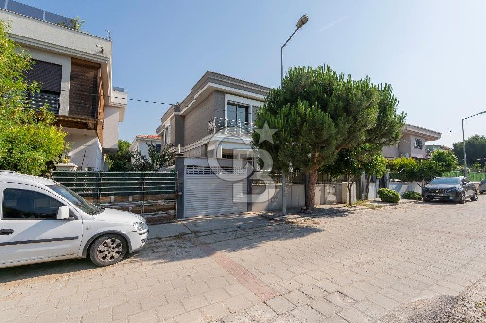Forum Bornova Karşısında Satılık Villa