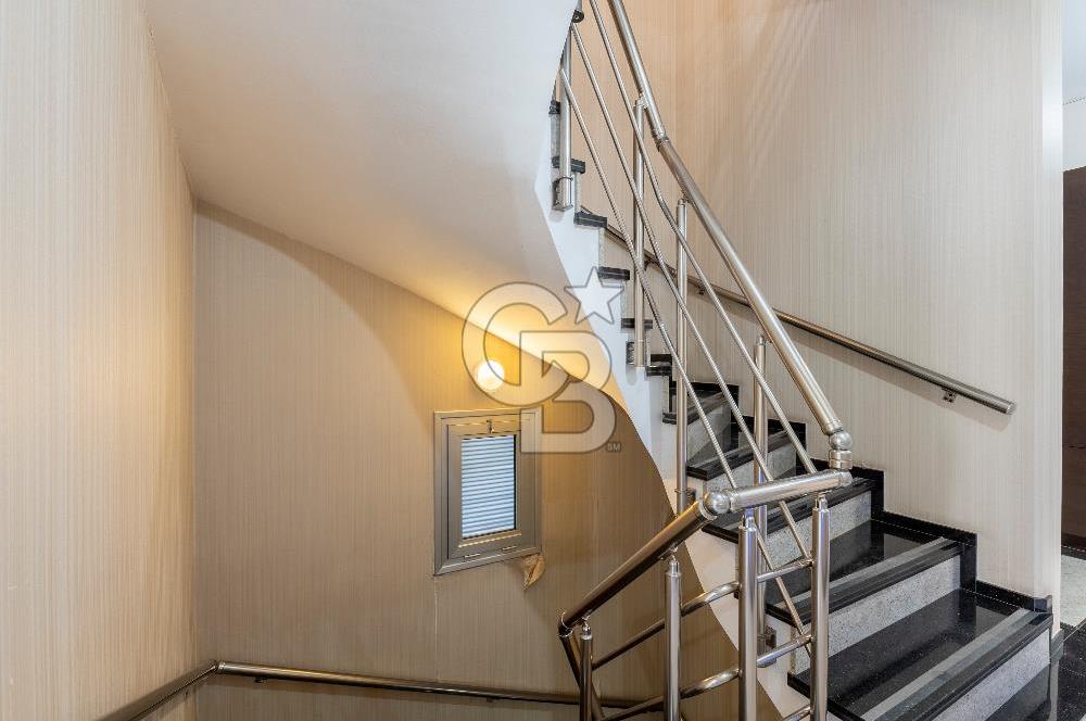 Forum Bornova Karşısında Satılık Villa