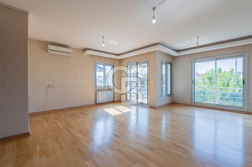 Forum Bornova Karşısında Satılık Villa