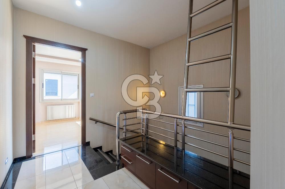 Forum Bornova Karşısında Satılık Villa