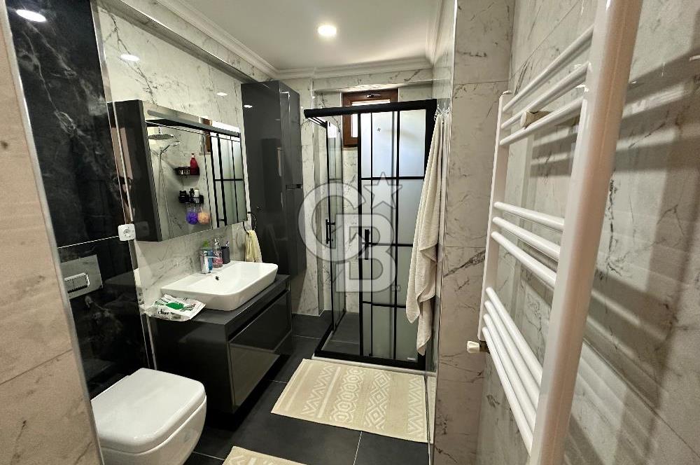 YAKACIK'TA ADALAR MANZARALI HAVUZLU 4 KATLI 5+2 VİLLA