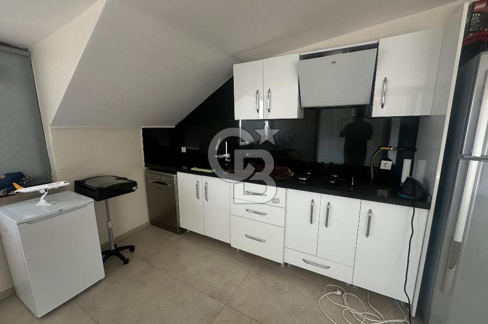 YAKACIK'TA ADALAR MANZARALI HAVUZLU 4 KATLI 5+2 VİLLA