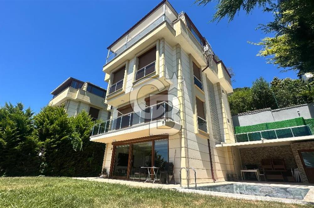 YAKACIK'TA ADALAR MANZARALI HAVUZLU 4 KATLI 5+2 VİLLA