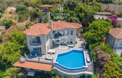 KAŞ YARIMADA'DA DENİZ MANZARALI LÜKS VİLLA | CB ARDEN'DEN