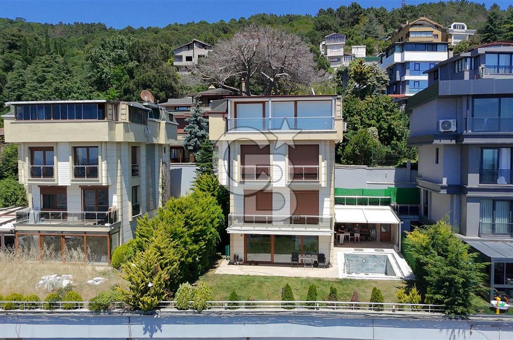 YAKACIK'TA ADALAR MANZARALI HAVUZLU 4 KATLI 5+2 VİLLA