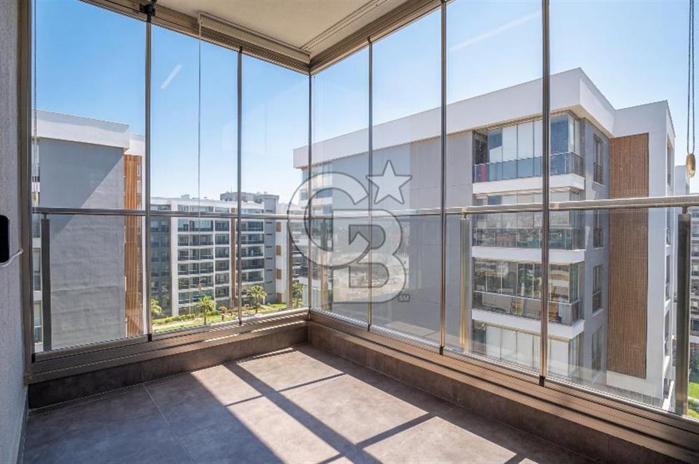 Ataşehir Modern'de Emsalsiz Peyzaj Manzaralı 2+1 Satılık Daire