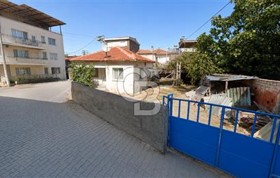 ÇİĞLİ SASALI KÖYİÇİ'NDE AVLULU KERPİÇ EV HİSSESİ | MERKEZİ KONUMDA YATIRIMLIK