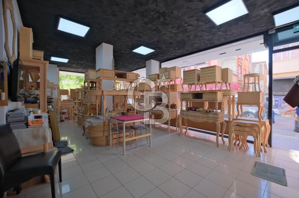 AVCILAR ÜNİVERSİTE MAH. E-5/METROBÜSE YAKIN 140 m² DEPOLU DÜKKAN