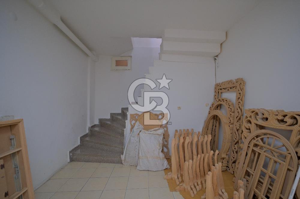 AVCILAR ÜNİVERSİTE MAH. E-5/METROBÜSE YAKIN 140 m² DEPOLU DÜKKAN