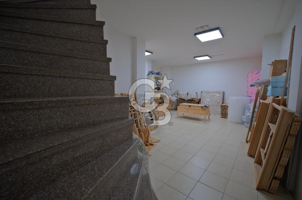 AVCILAR ÜNİVERSİTE MAH. E-5/METROBÜSE YAKIN 140 m² DEPOLU DÜKKAN