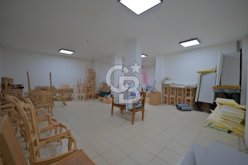 AVCILAR ÜNİVERSİTE MAH. E-5/METROBÜSE YAKIN 140 m² DEPOLU DÜKKAN