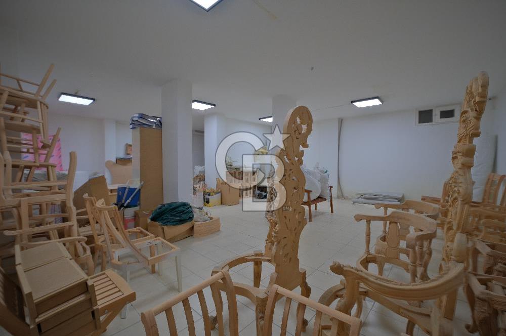 AVCILAR ÜNİVERSİTE MAH. E-5/METROBÜSE YAKIN 140 m² DEPOLU DÜKKAN