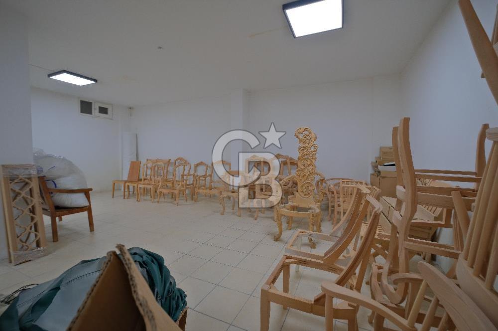 AVCILAR ÜNİVERSİTE MAH. E-5/METROBÜSE YAKIN 140 m² DEPOLU DÜKKAN
