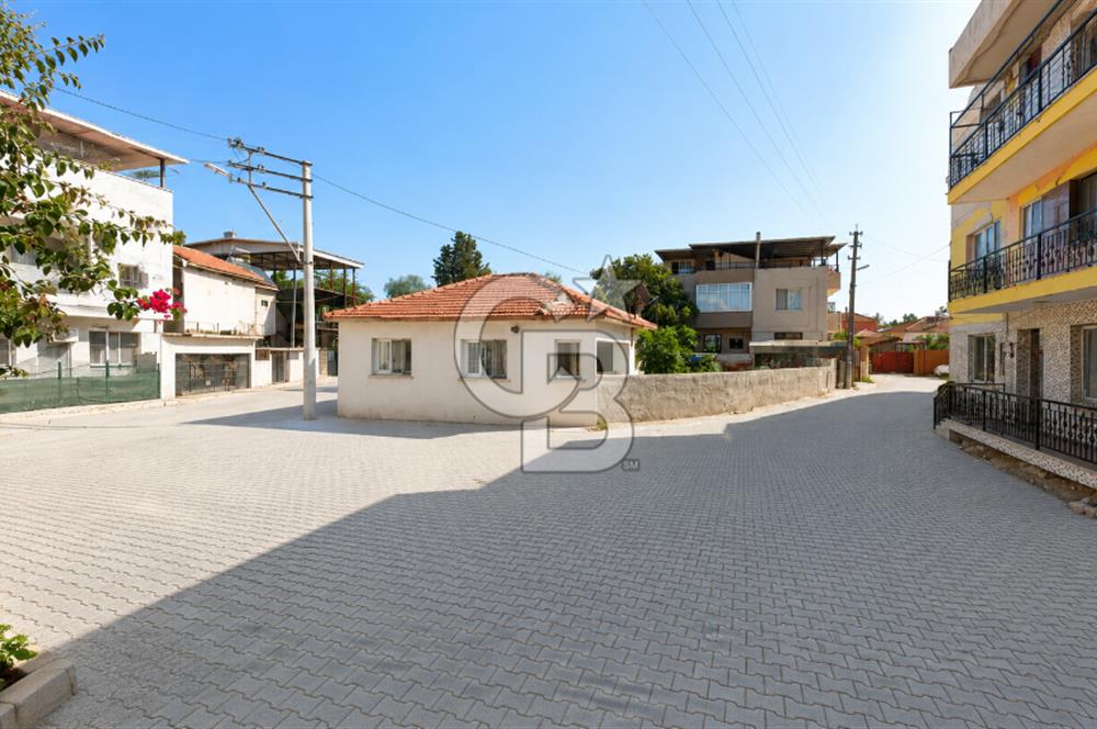 ÇİĞLİ SASALI KÖYİÇİ'NDE AVLULU KERPİÇ EV HİSSESİ | MERKEZİ KONUMDA YATIRIMLIK