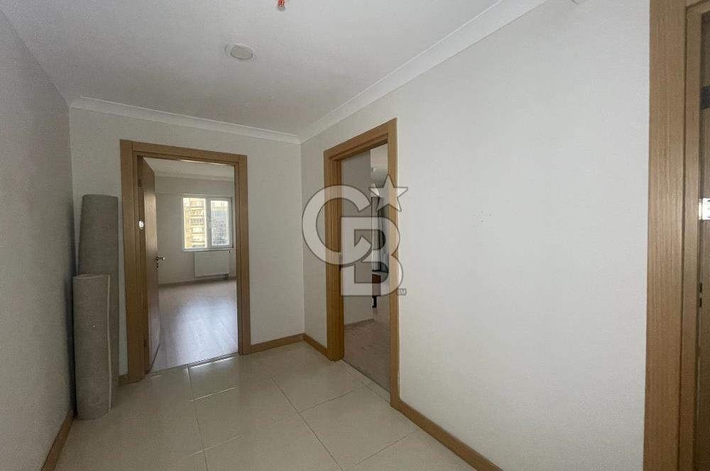 NUSRET ÖZTÜRK'TEN MALTEPE MARMAROOM SİTESİNDE SATILIK 2+1 DAİRE