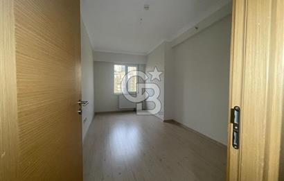 NUSRET ÖZTÜRK'TEN MALTEPE MARMAROOM SİTESİNDE SATILIK 2+1 DAİRE