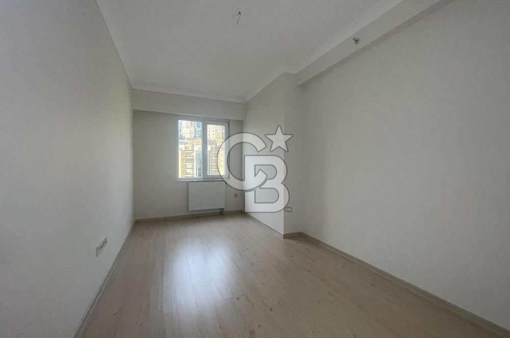 NUSRET ÖZTÜRK'TEN MALTEPE MARMAROOM SİTESİNDE SATILIK 2+1 DAİRE