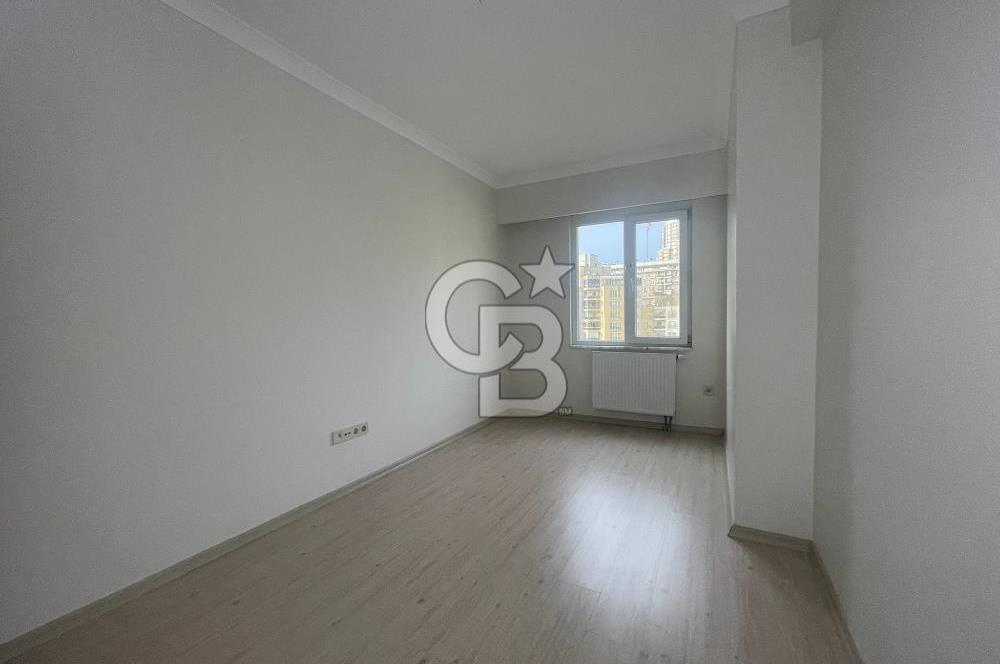 NUSRET ÖZTÜRK'TEN MALTEPE MARMAROOM SİTESİNDE SATILIK 2+1 DAİRE