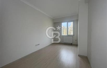 NUSRET ÖZTÜRK'TEN MALTEPE MARMAROOM SİTESİNDE SATILIK 2+1 DAİRE