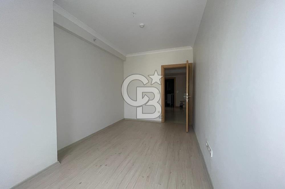 NUSRET ÖZTÜRK'TEN MALTEPE MARMAROOM SİTESİNDE SATILIK 2+1 DAİRE