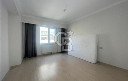 NUSRET ÖZTÜRK'TEN MALTEPE MARMAROOM SİTESİNDE SATILIK 2+1 DAİRE