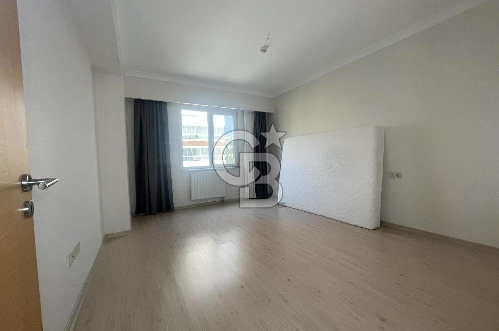 NUSRET ÖZTÜRK'TEN MALTEPE MARMAROOM SİTESİNDE SATILIK 2+1 DAİRE