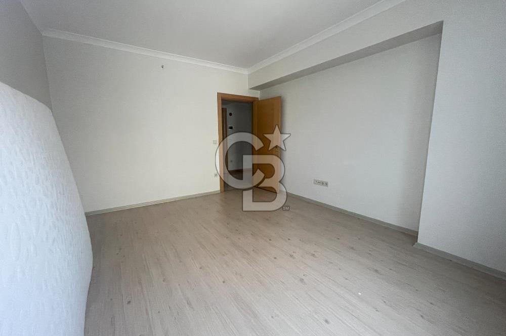 NUSRET ÖZTÜRK'TEN MALTEPE MARMAROOM SİTESİNDE SATILIK 2+1 DAİRE