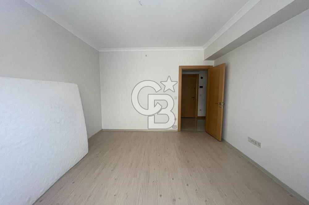 NUSRET ÖZTÜRK'TEN MALTEPE MARMAROOM SİTESİNDE SATILIK 2+1 DAİRE