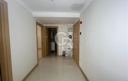 NUSRET ÖZTÜRK'TEN MALTEPE MARMAROOM SİTESİNDE SATILIK 2+1 DAİRE