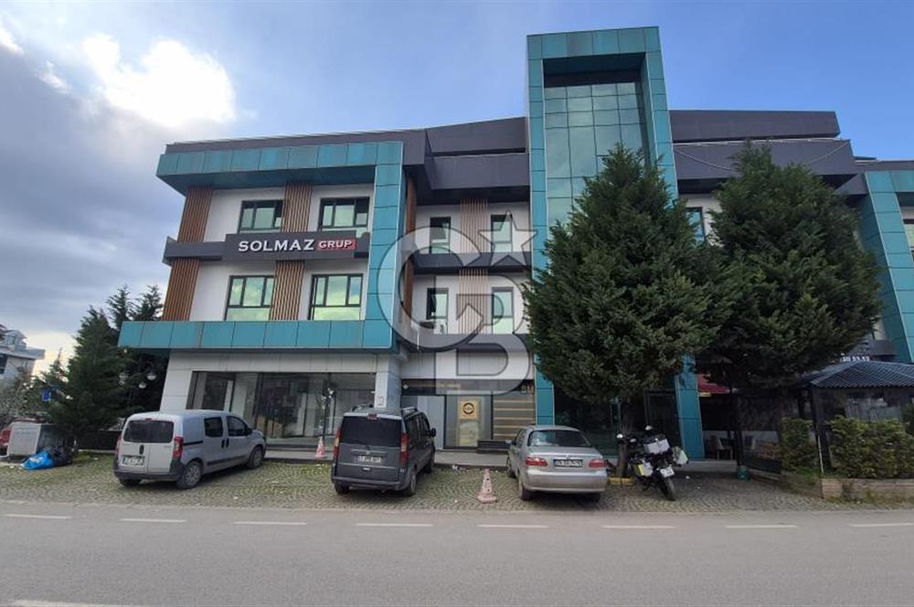 BAŞİSKELE'DE PRESTİJLİ YÜKSEK TİCARİ POTANSİYELLİ SATILIK OFİS