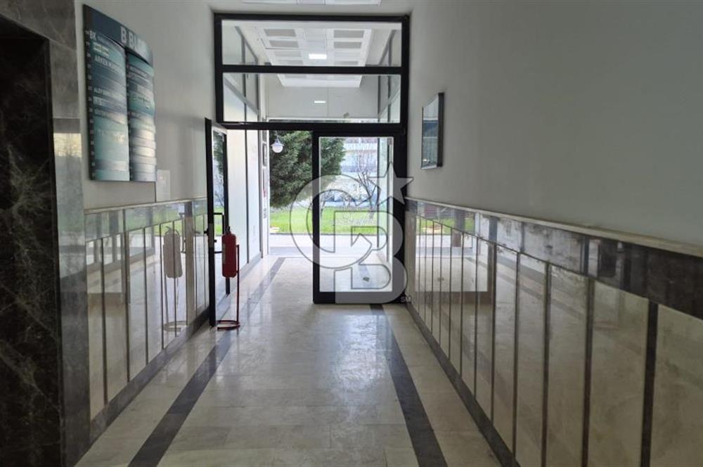 BAŞİSKELE'DE PRESTİJLİ YÜKSEK TİCARİ POTANSİYELLİ SATILIK OFİS