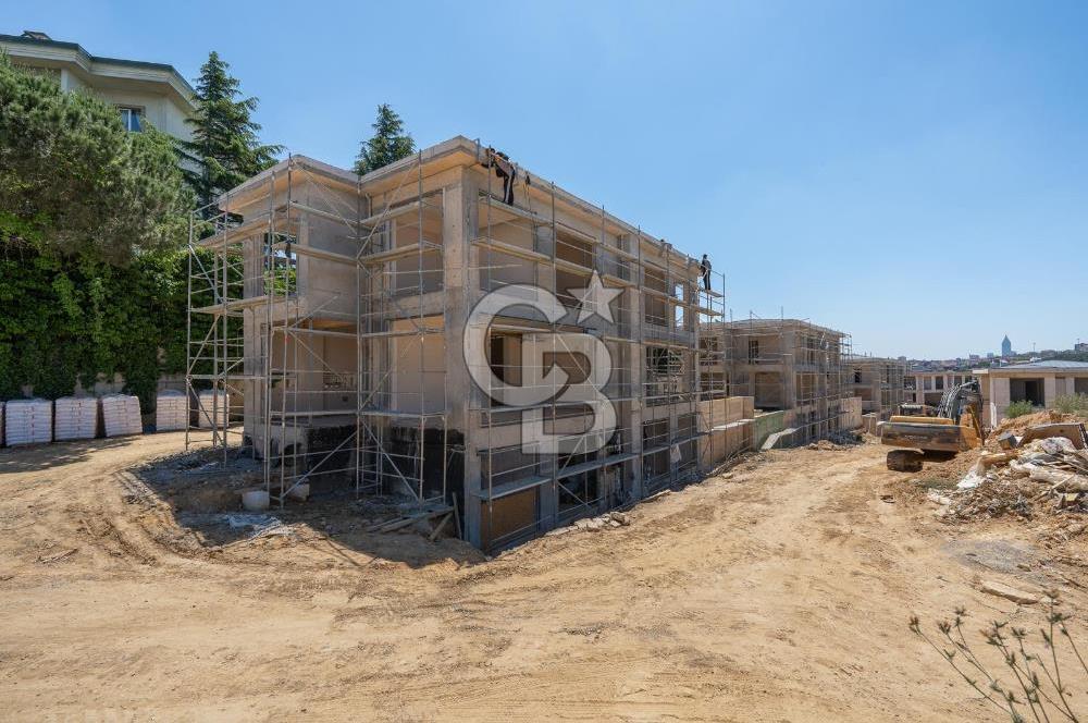 ÇEKMEKÖY MERKEZİ LOKASYONDA MÜSTAKİL BAHÇELİ 5+1 VİLLA