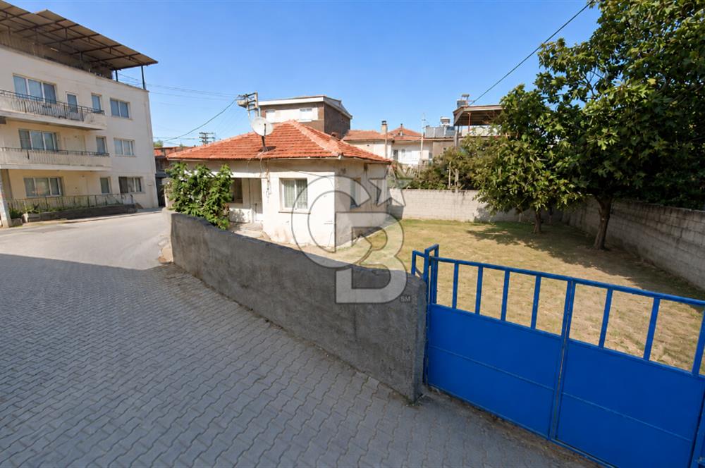 ÇİĞLİ SASALI KÖYİÇİ'NDE AVLULU KERPİÇ EV HİSSESİ | MERKEZİ KONUMDA YATIRIMLIK