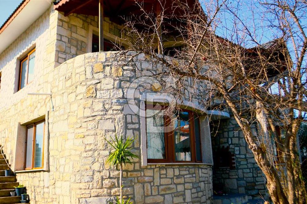 Urla Kuşçular'da 513 m² Arsa İçerisinde Müstakil Orijinal Taş Ev