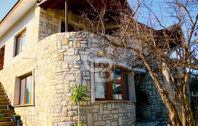 Urla Kuşçular'da 513 m² Arsa İçerisinde Müstakil Orijinal Taş Ev