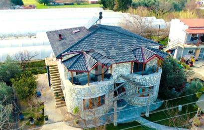 Urla Kuşçular'da 513 m² Arsa İçerisinde Müstakil Orijinal Taş Ev