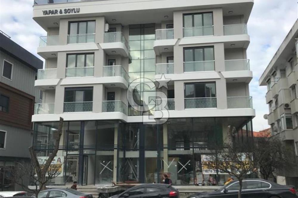Acıbadem  Caddesinde 19m2 Dükkan