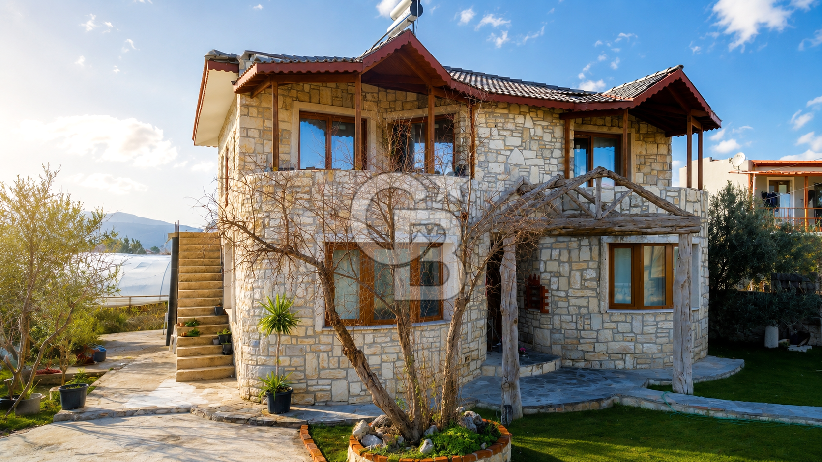 Urla Kuşçular'da 513 m² Arsa İçerisinde Müstakil Orijinal Taş Ev