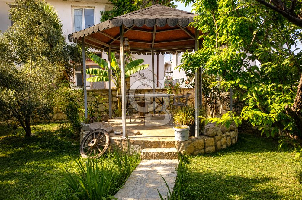 Urla Kuşçular'da 513 m² Arsa İçerisinde Müstakil Orijinal Taş Ev