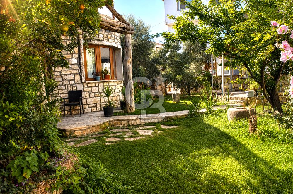 Urla Kuşçular'da 513 m² Arsa İçerisinde Müstakil Orijinal Taş Ev