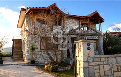 Urla Kuşçular'da 513 m² Arsa İçerisinde Müstakil Orijinal Taş Ev