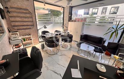 Acıbadem  Caddesinde 19m2 Dükkan