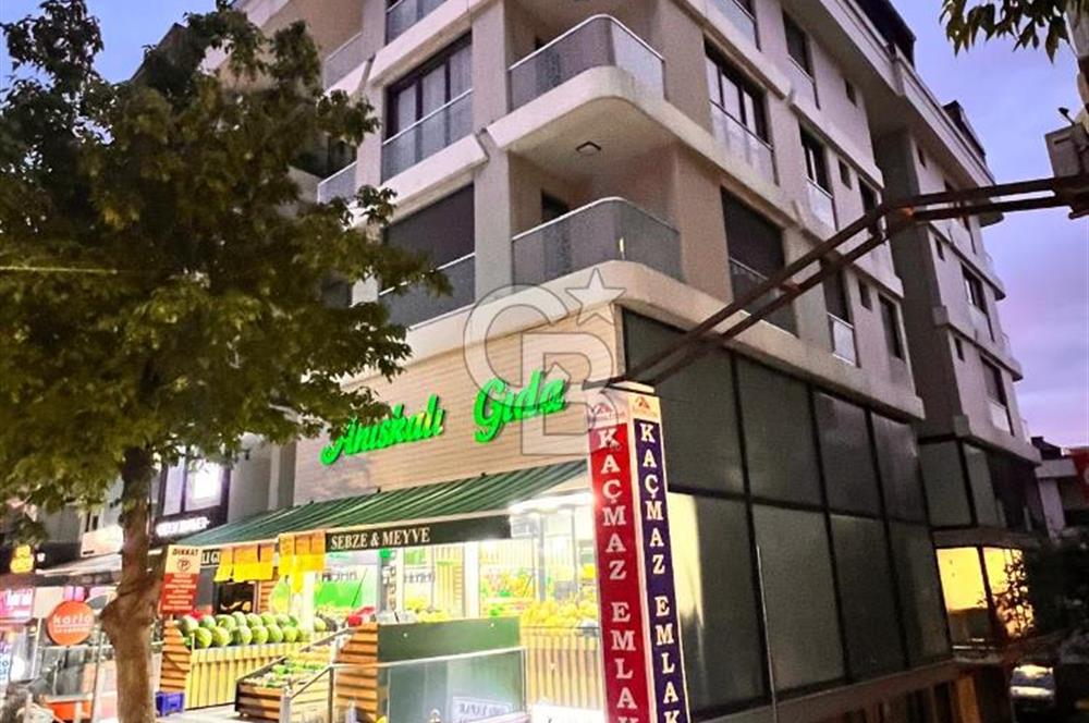 Acıbadem  Caddesinde 19m2 Dükkan