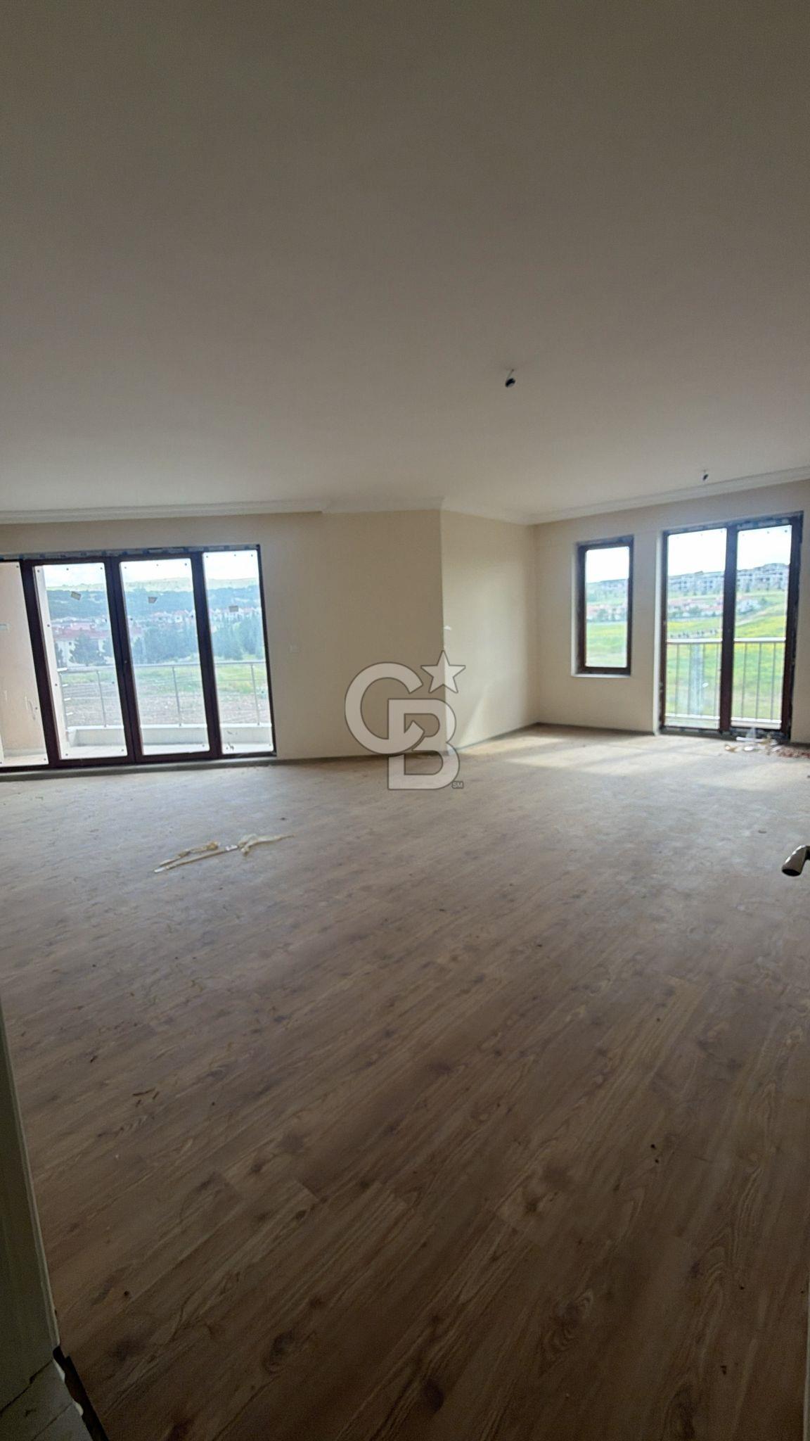Akdeniz Meltem Sitesi 4+1 Satılık Daire 