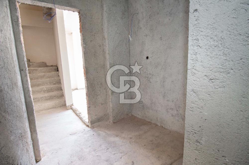 Yeni İzmir Caddesi’nde Satılık 2+1 Dubleks Daire