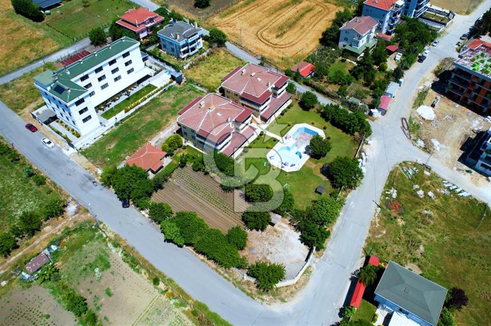 BÜYÜKÇEKMECE CELALİYEDE EŞYALI KREDİYE UYGUN SATILIK 5+2 VİLLA