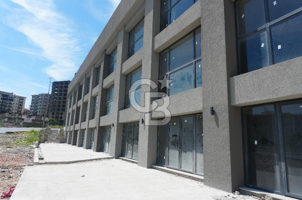 ÖDÜL İSTANBUL PROJESİNDE ANA CADDE ÜZERİNDE SATILIK DÜKKAN