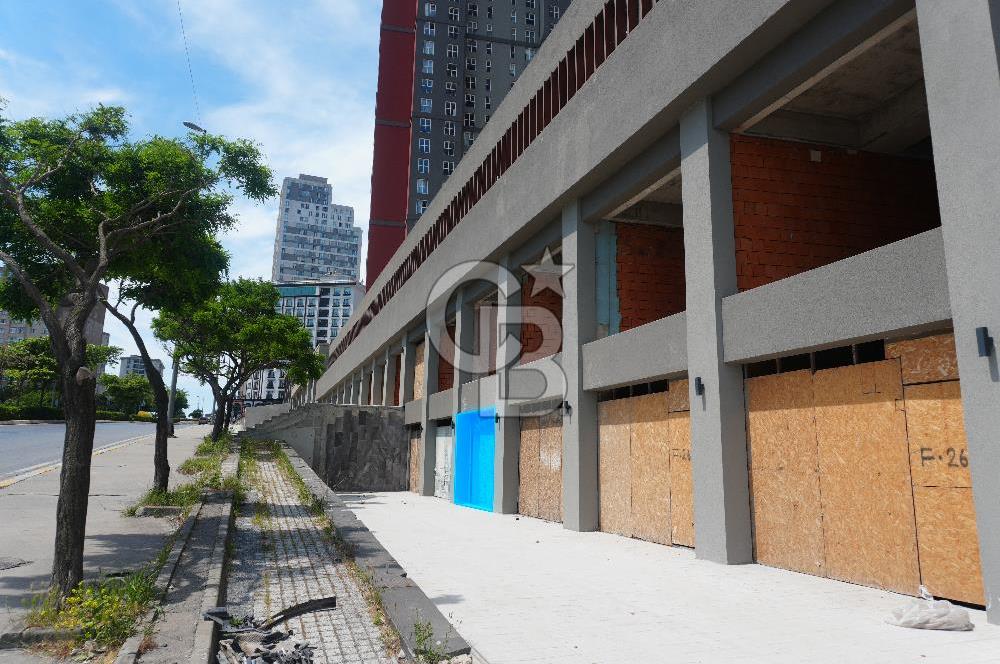 ÖDÜL İSTANBULDA ANA CADDE ÜZERİNDE SATILIK DÜKKAN