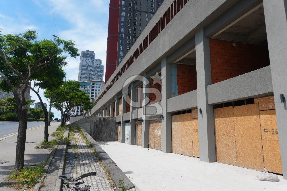 ÖDÜL İSTANBULDA ANA CADDE ÜZERİNDE SATILIK DÜKKAN